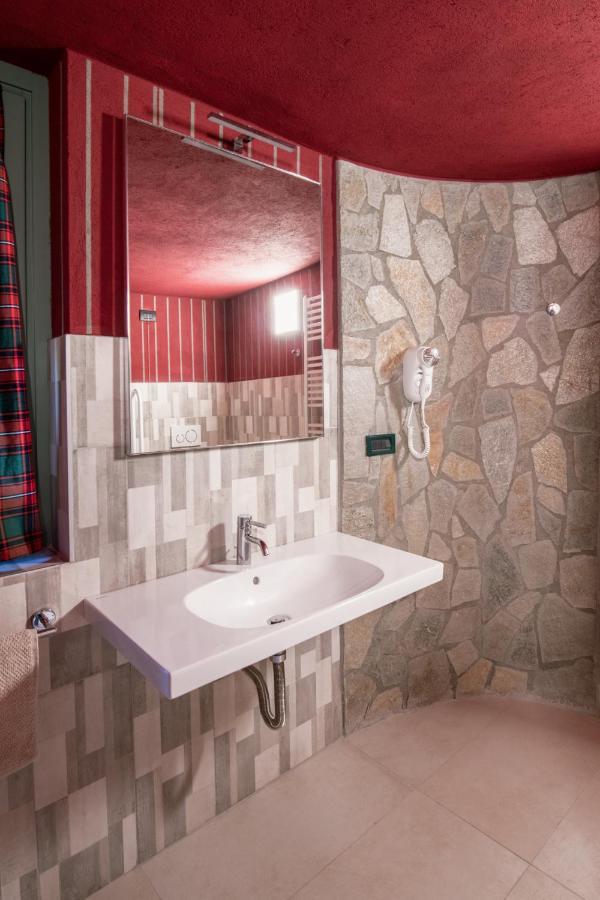 Segnavento -Rooms And Suites- Manta Kültér fotó